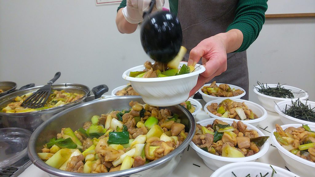 焼き鳥丼完成！